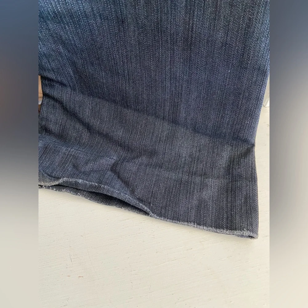 Guess - Picture 4 of 5